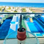 Amazing Seaview With Pool-steps Away Agios Georgios (Famagusta)