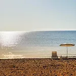 Amazing Seaview With Pool-steps Away Agios Georgios (Famagusta)